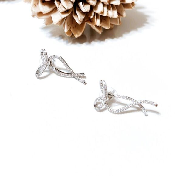 diamond bow earrings M45 - Picture 4 of 7